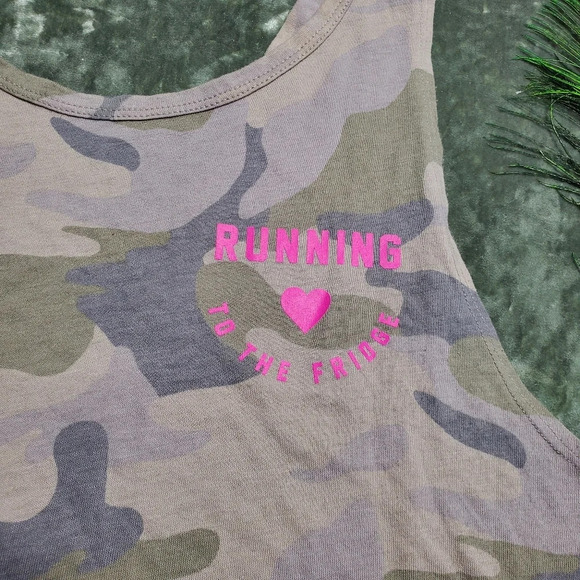 Hollister Sport Camo Crop top - Picture 2 of 7